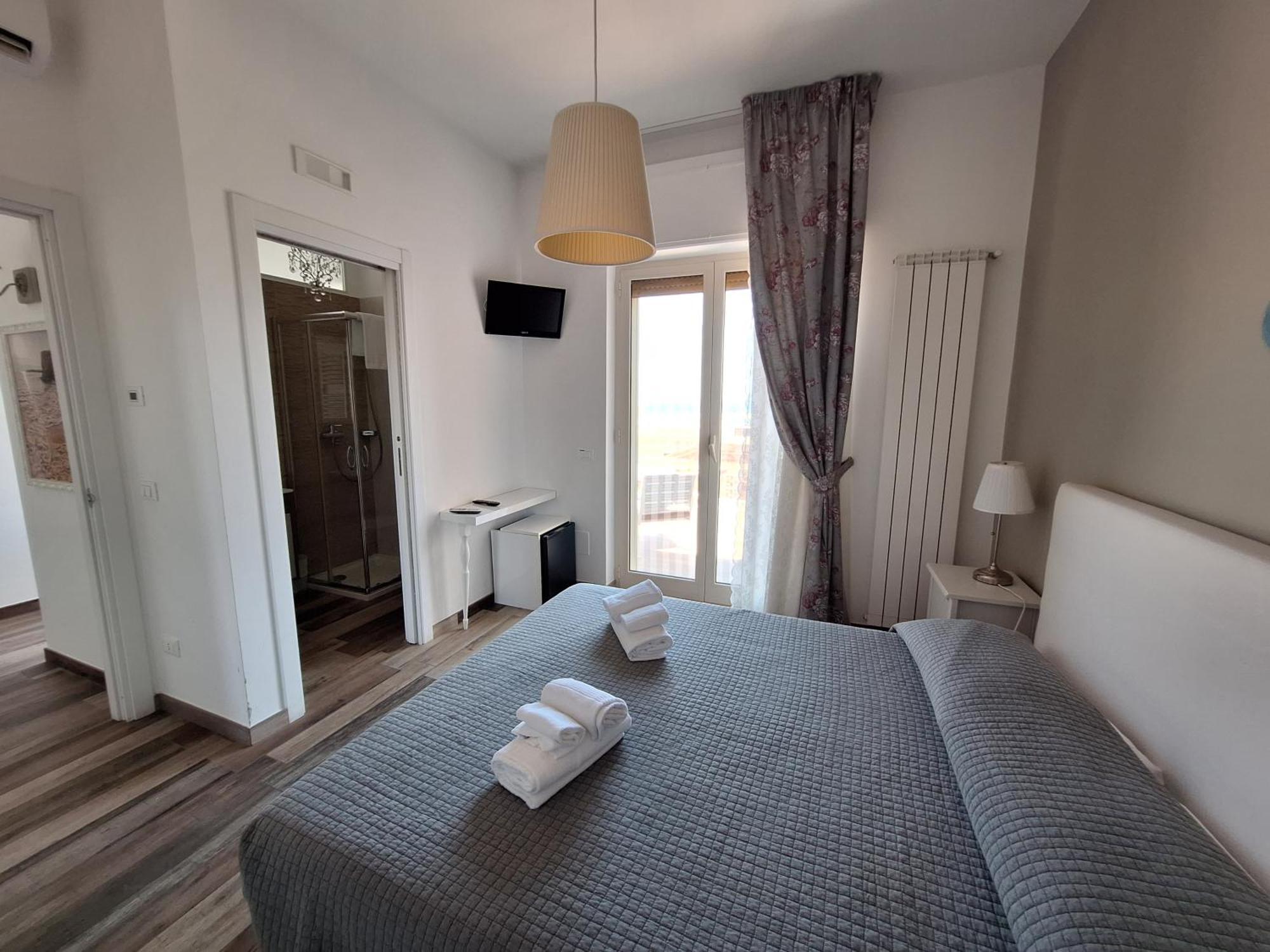 Отель Vistamare House Монополи Экстерьер фото